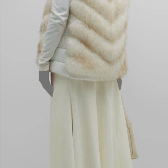 Women's Cream Faux Fur Bomber Jacket - Picture 2 of 6